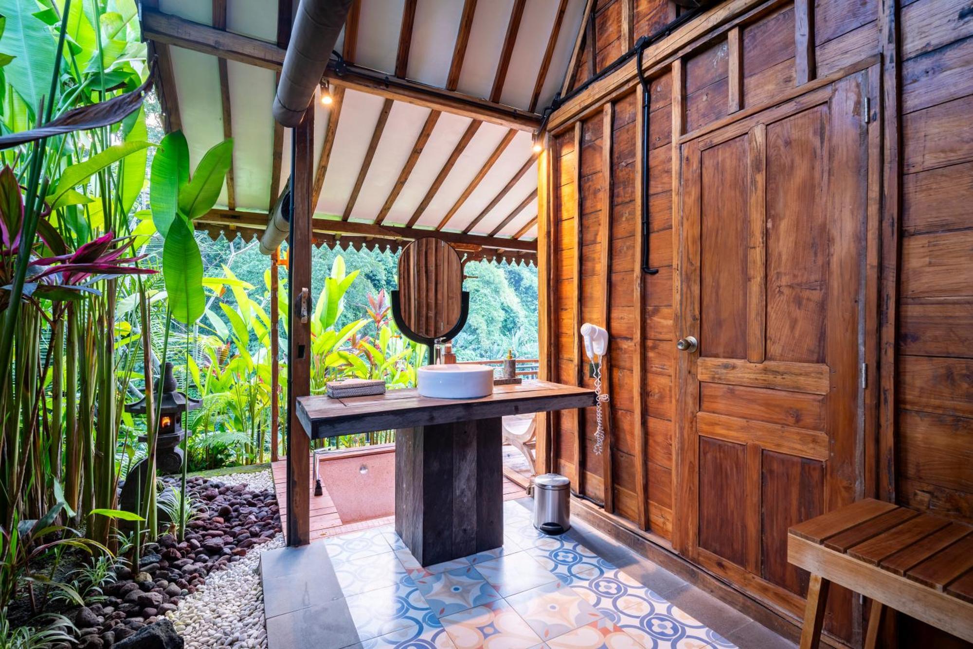 Kadewa Retreat Ubud - Adults Only ภายนอก รูปภาพ